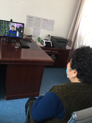“1小時聆聽計劃”開啟“心”路！心理咨詢師和養老院老人屏對屏 解開心結